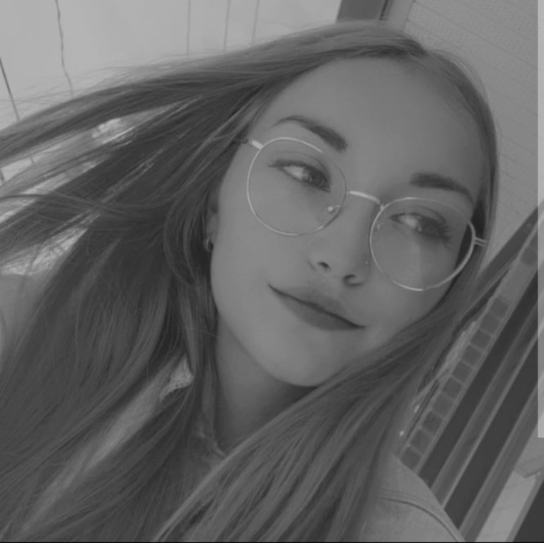 Mia (2)