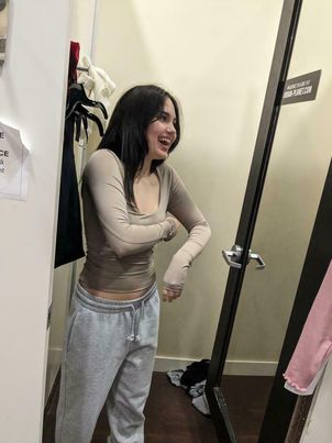 Anya (1)