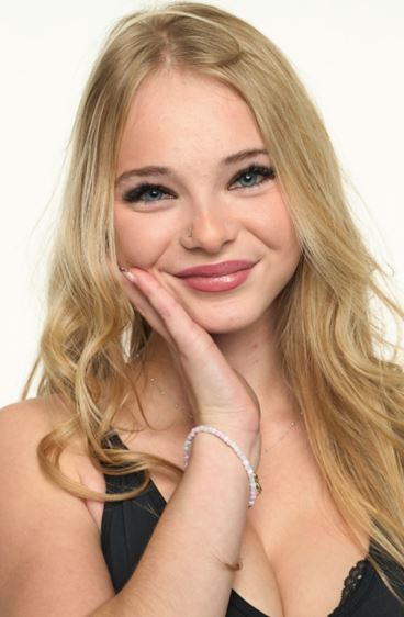 Mia (2)